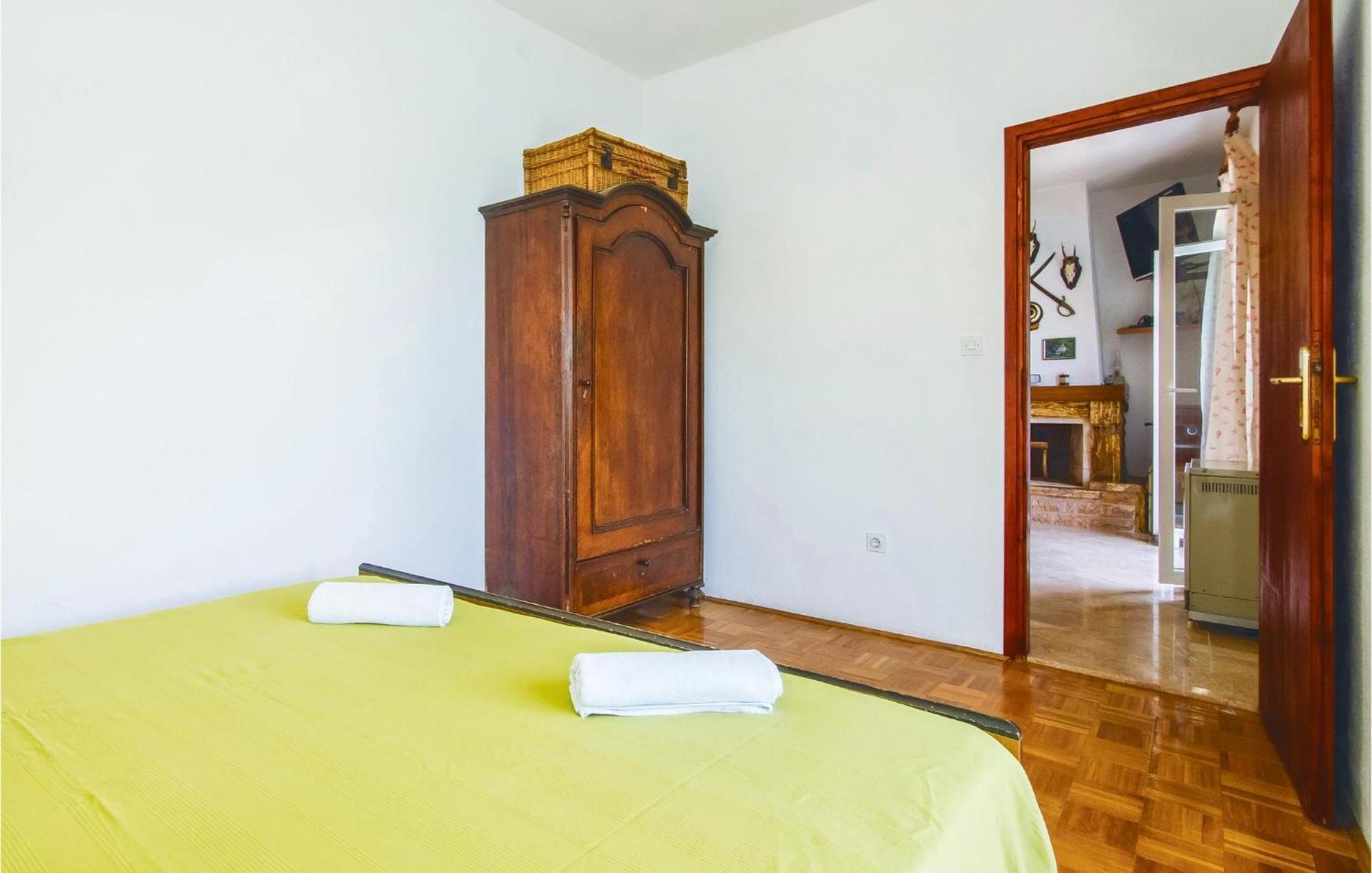 Beautiful Home In Pucisca With Wifi Exterior foto