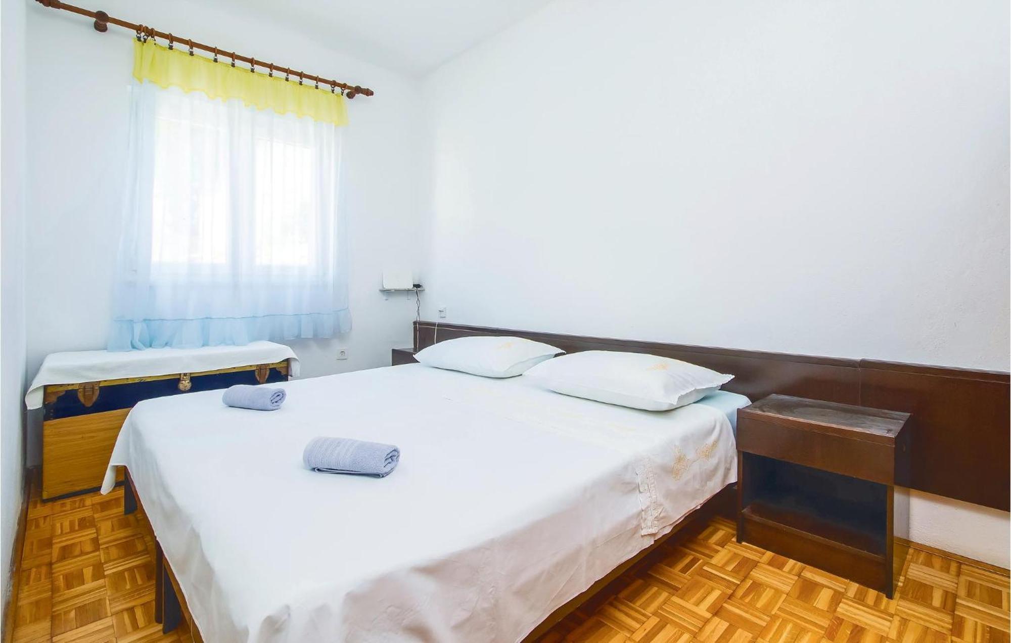 Beautiful Home In Pucisca With Wifi Exterior foto