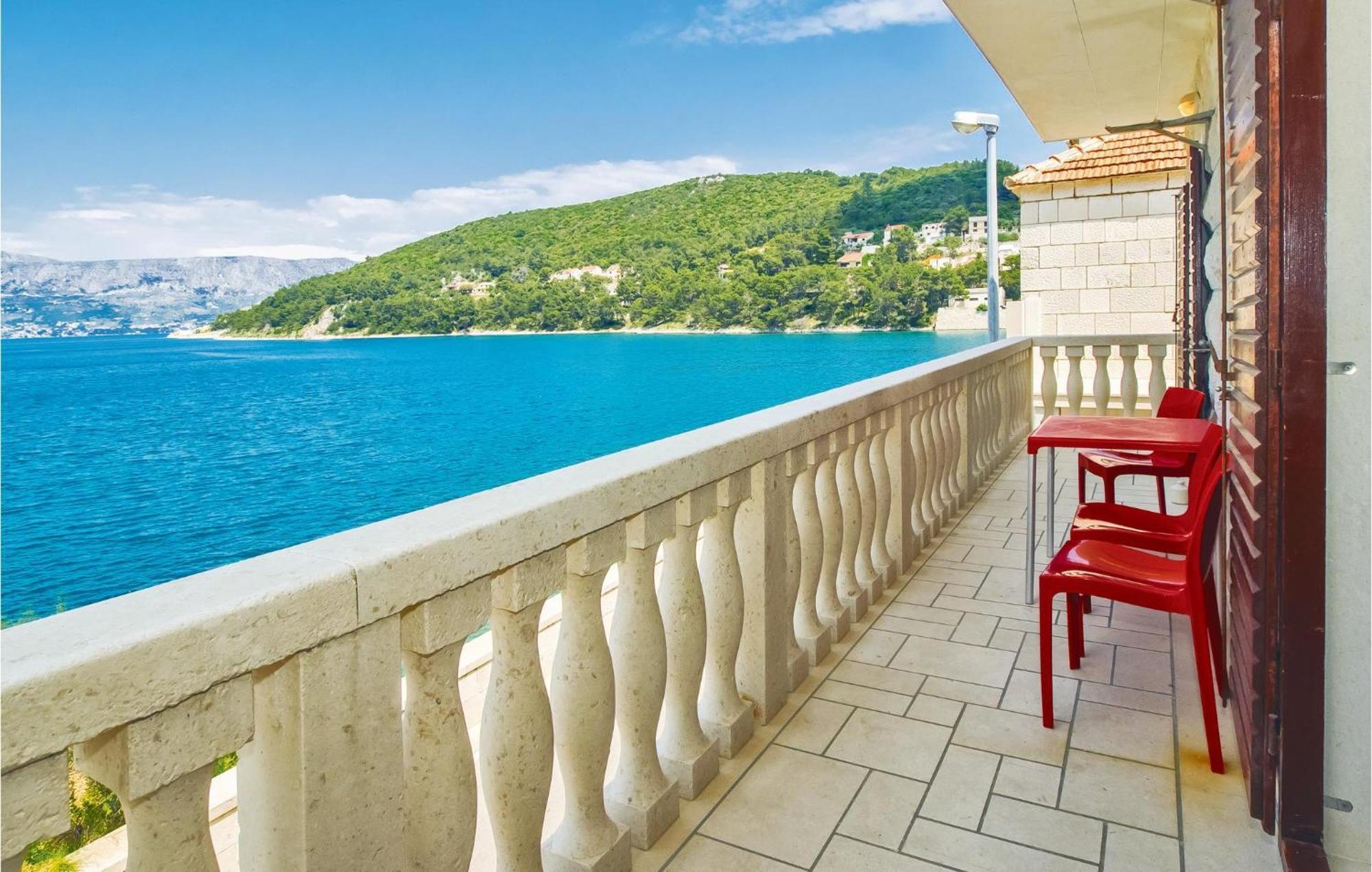 Beautiful Home In Pucisca With Wifi Exterior foto